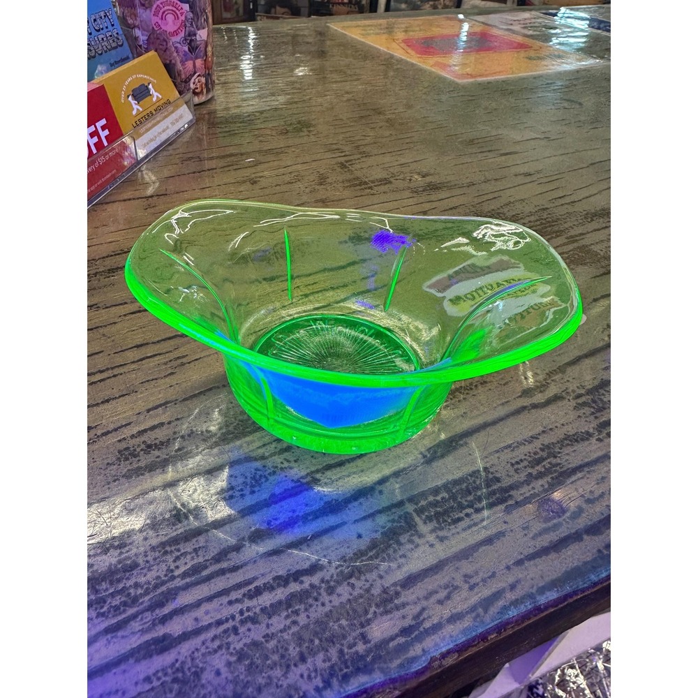 Vintage Uranium Condiment/Gravy Dish